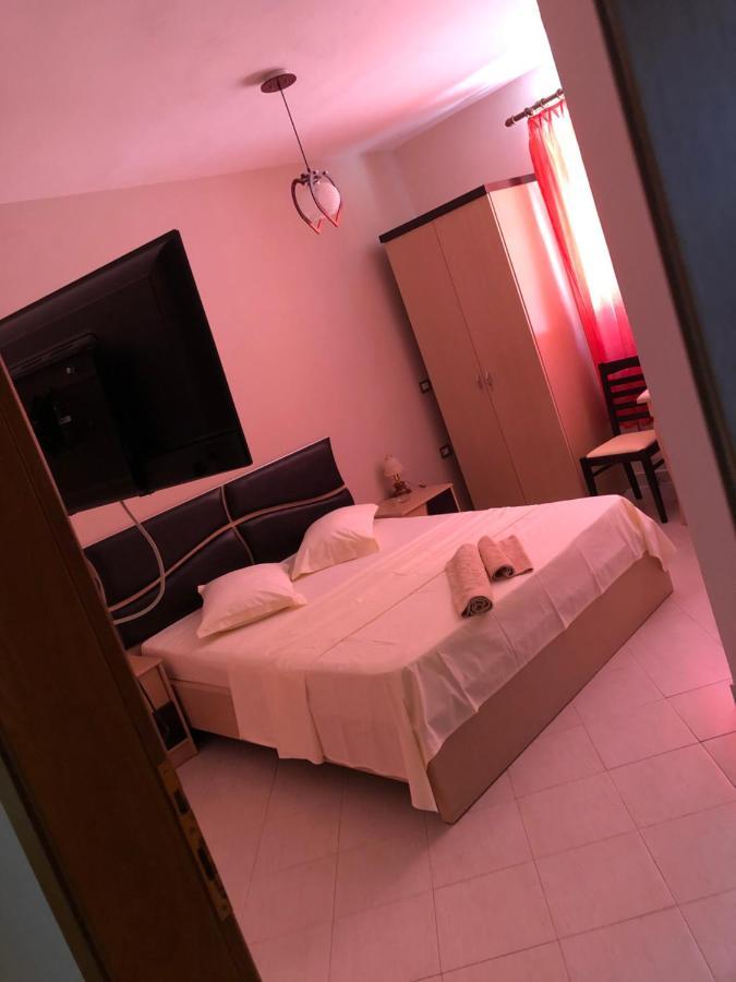 Hotel Vila Toska Piskupat Bagian luar foto