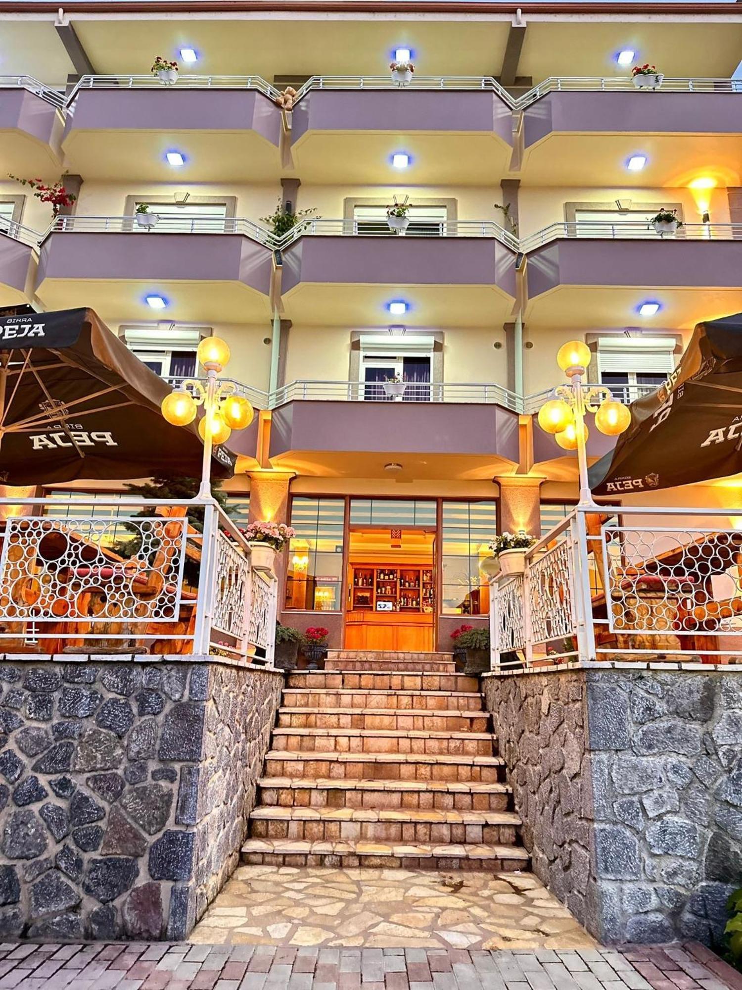 Hotel Vila Toska Piskupat Bagian luar foto