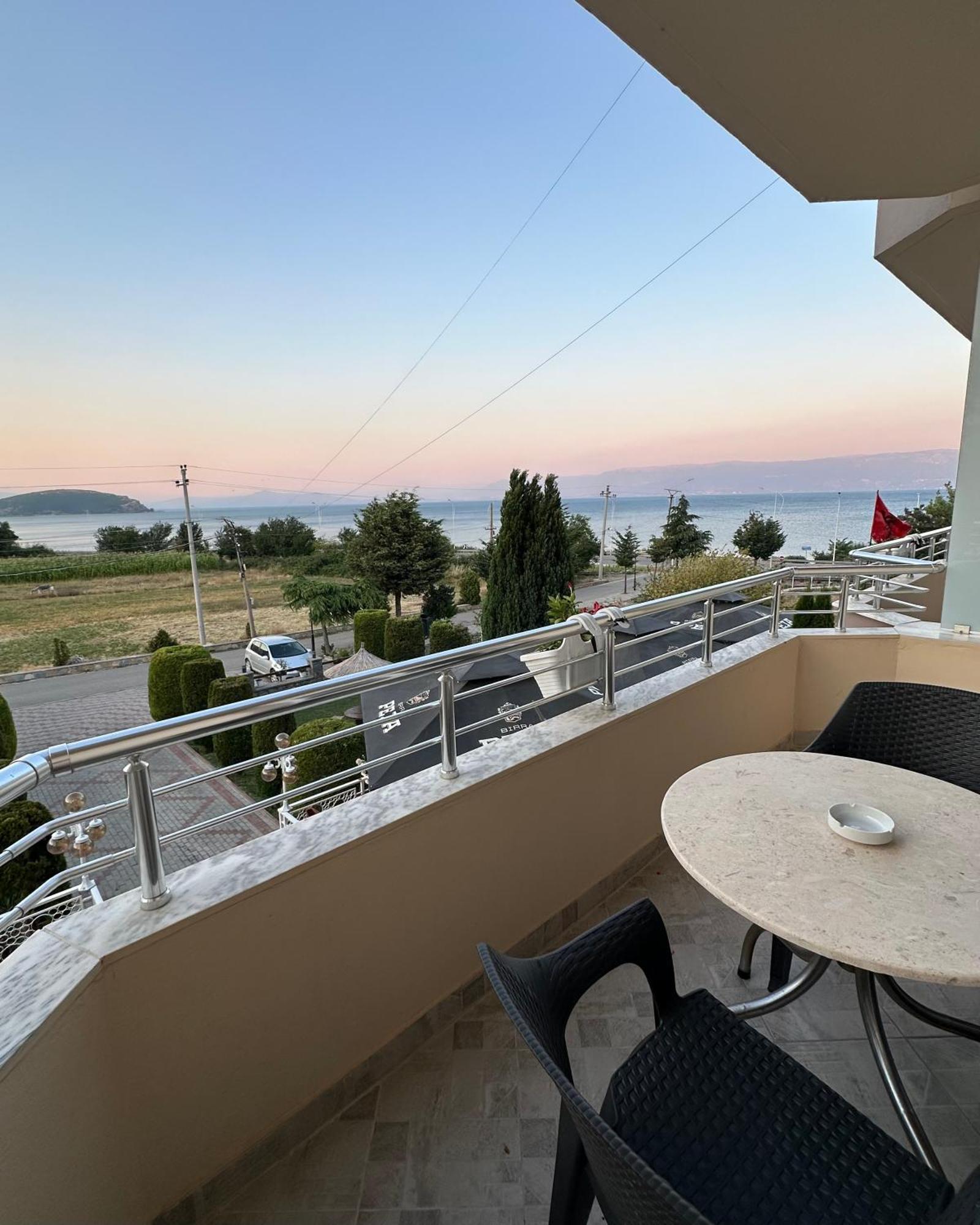 Hotel Vila Toska Piskupat Bagian luar foto